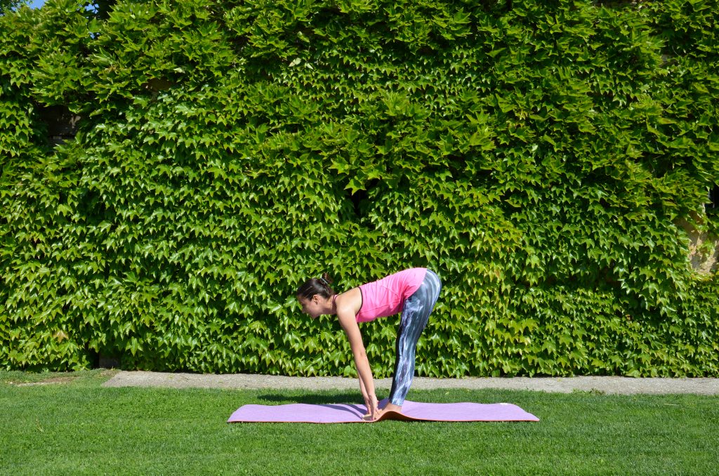 PADANGUSTHASANA (posizione dell'alluce)