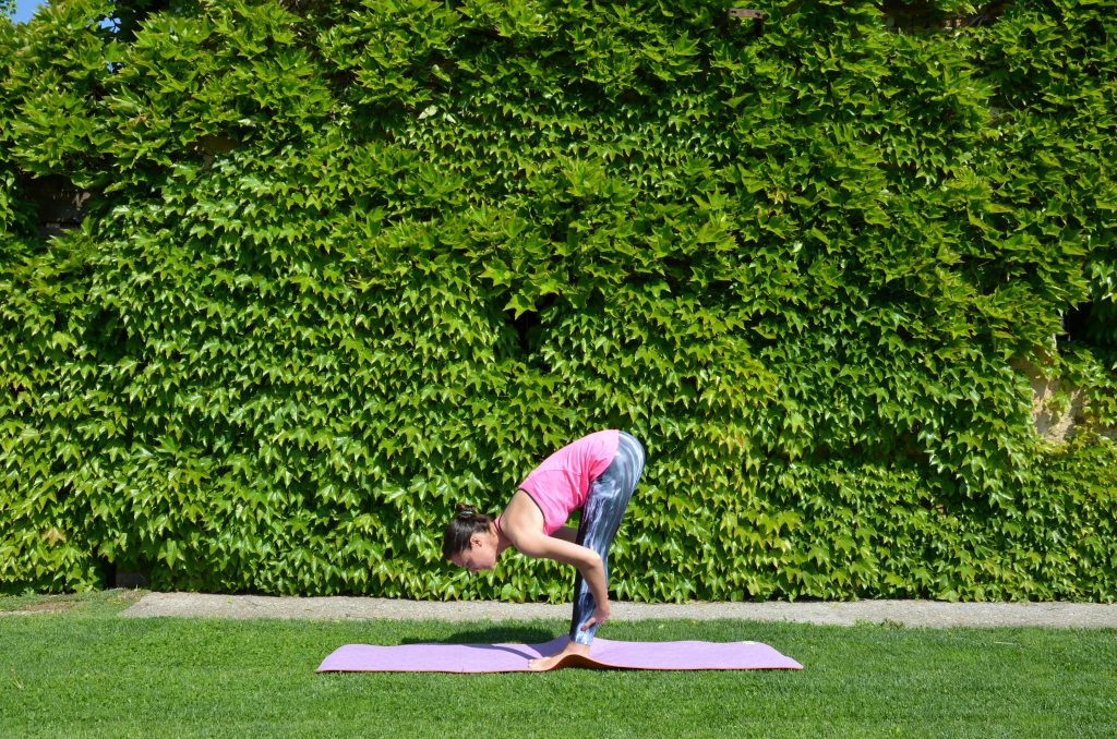 PADANGUSTHASANA (posizione dell'alluce)